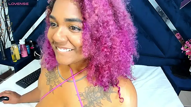 Just Gissellex online show from July 16, 3:05 pm