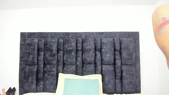 Aurora Doll  online show from March 18, 1:49 pm