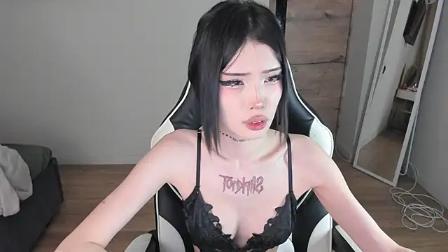 Velvetsky 1 online show from April 11, 5:05 pm