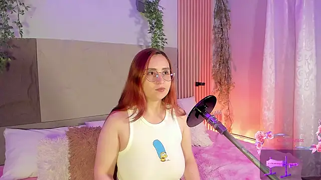 centaurigirl online show from March 8, 4:27 am