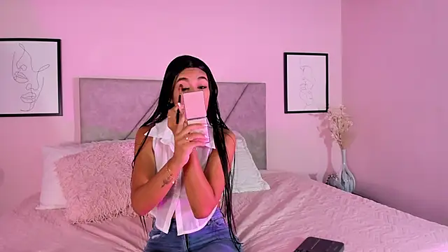 Emilyh  online show from October 22, 10:42 am