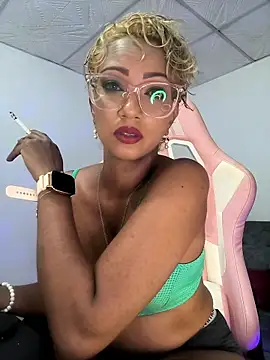 Amaliu  online show from November 6, 3:07 pm