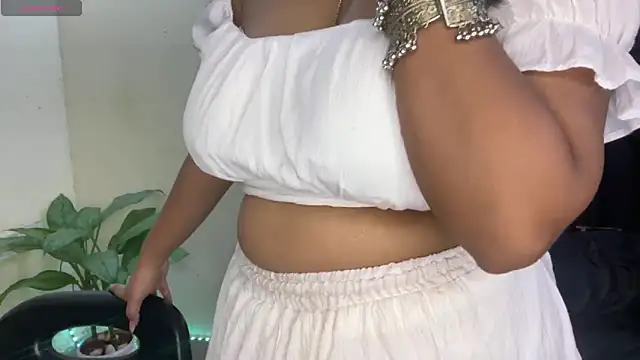 DrippinDiva online show from November 7, 10:54 am