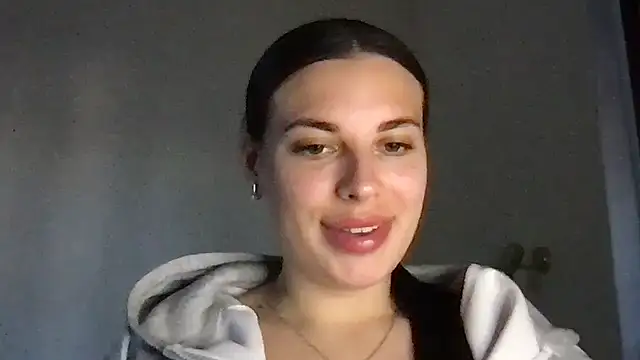 MoonriseGoddess online show from May 5, 3:59 pm
