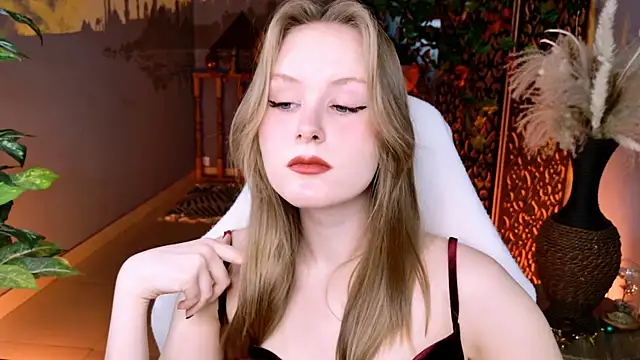 VivienLeeigh online show from March 8, 5:33 am