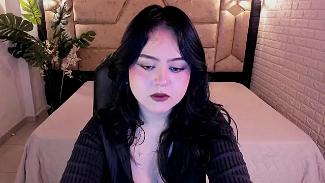 crimson tati  online show from June 10, 5:06 am