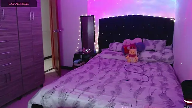 holy juli online show from September 24, 3:16 am