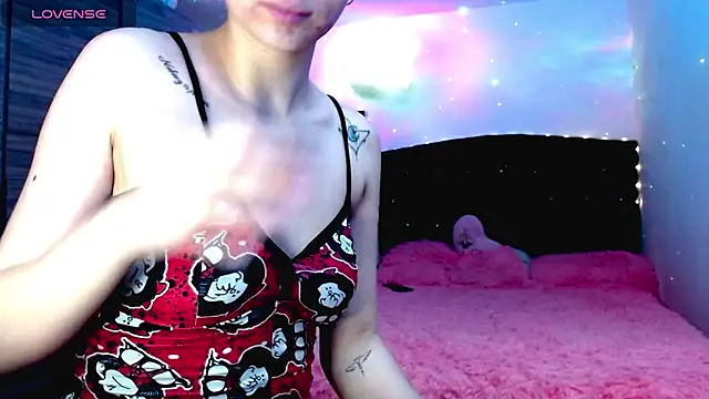 holy juli online show from November 26, 3:40 am