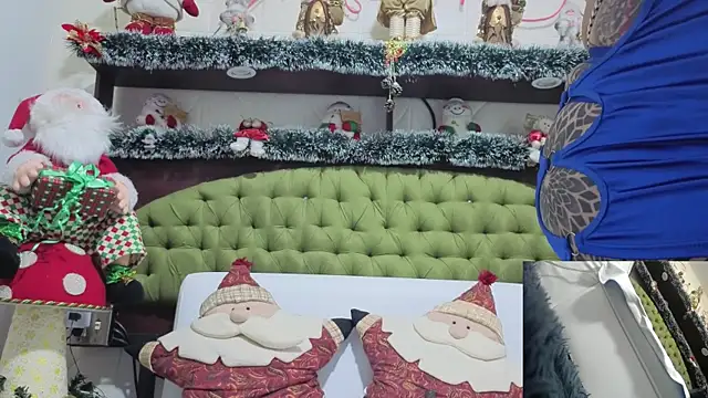 EMILY ROUSSE71 online show from November 21, 10:45 pm