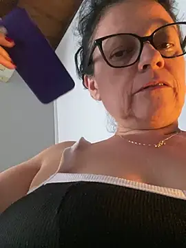 Sharongirl07 online show from April 10, 9:21 pm