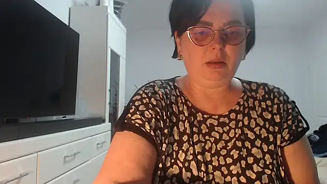 Amandamuller1982 online show from April 14, 8:31 pm