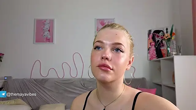 Maya Rave online show from February 26, 3:49 am