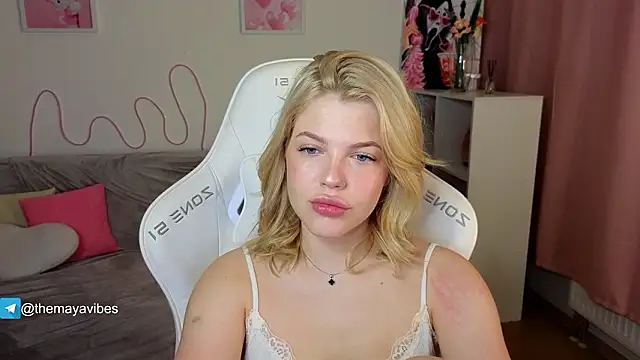 Maya Rave online show from February 17, 3:39 am