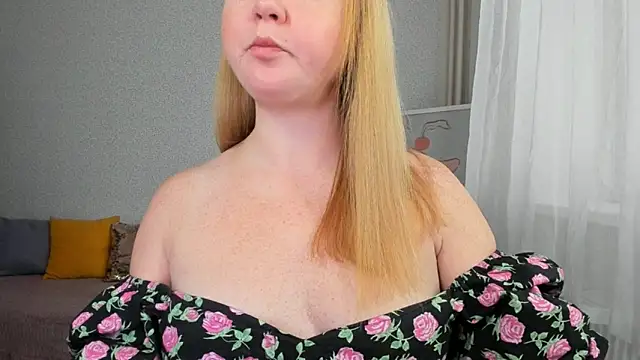 BettyBloom69 online show from December 4, 6:15 am