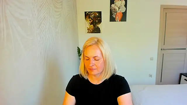 Alicee Gracee online show from July 3, 9:15 am