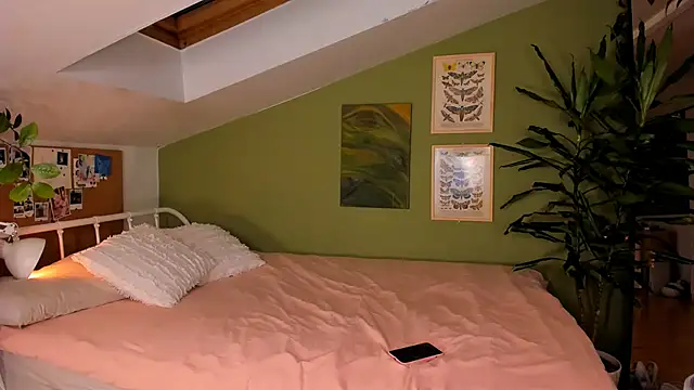 monica x   online show from November 5, 4:23 pm