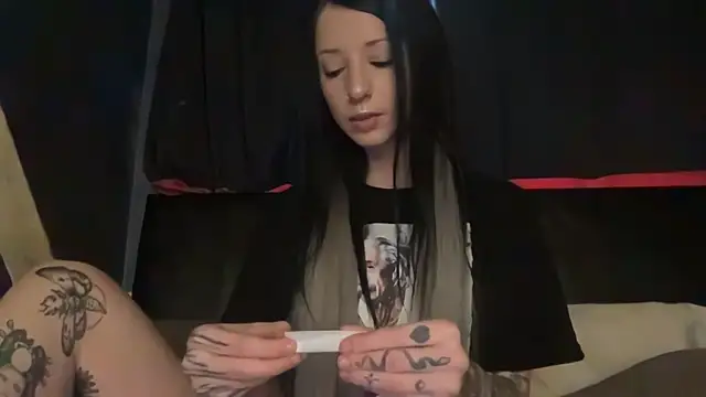 MissMidnightUK online show from January 13, 4:11 pm