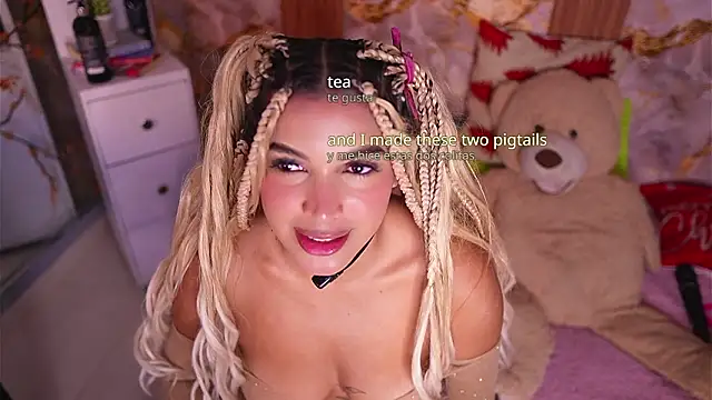 zoey-fox online show from February 15, 11:04 pm