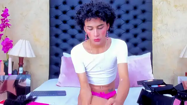 NahomiWhitel online show from November 14, 1:22 pm