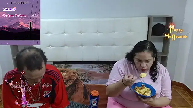 Snapshot of Candy_and_Jh0n chatting on October 7, 3:33 am Candy and Jh0n online show from October 7, 3:33 am