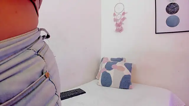 Abriil7 online show from October 13, 4:04 am