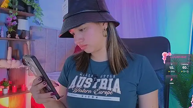 emilyrouxe online show from November 28, 6:00 pm