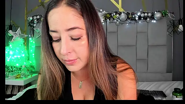 AliceSteel12 online show from December 19, 11:41 pm