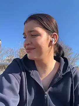 KikiWatson online show from February 12, 10:39 am