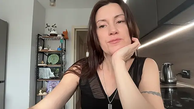 Snapshot of jainesummer chatting on October 10, 8:52 am jainesummer online show from October 10, 8:52 am