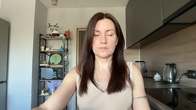 Snapshot of jainesummer chatting on October 8, 8:51 am jainesummer online show from October 8, 8:51 am