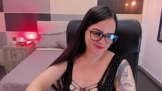 Zara Jackson online show from June 1, 7:59 pm