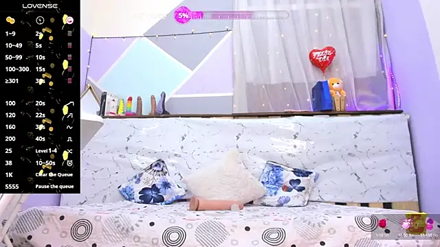 Snapshot of Michellcockxxx chatting on October 2, 2:16 am Michellcockxxx online show from October 2, 2:16 am