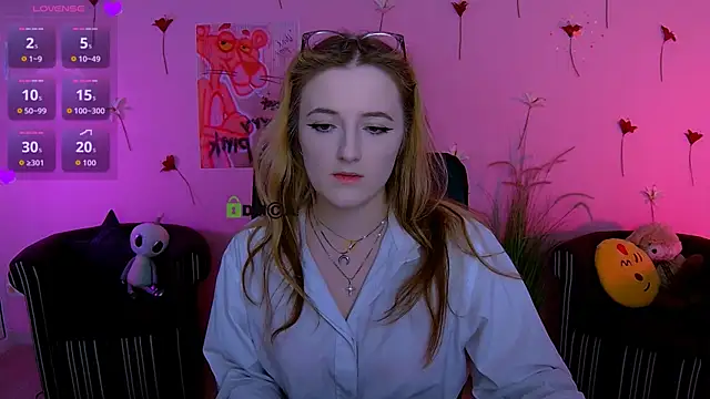 luna berryy online show from April 17, 7:27 pm