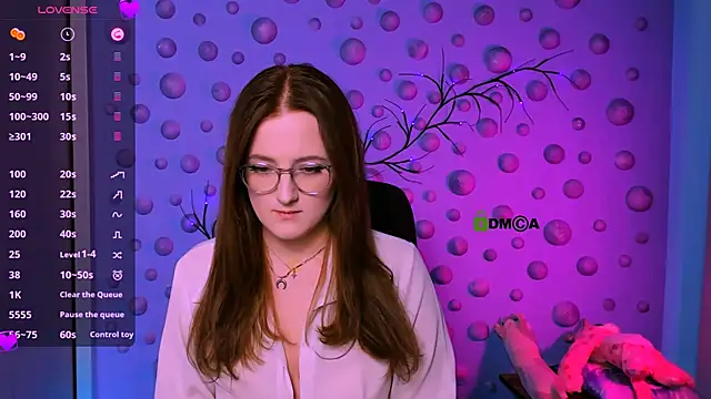 luna berryy online show from December 16, 9:09 pm