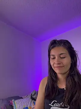 aurora divine online show from April 14, 7:03 pm