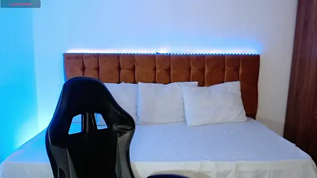 alexiaaross online show from October 21, 6:39 am