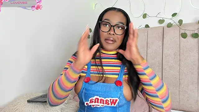 Kaseydelvey online show from October 27, 9:42 pm