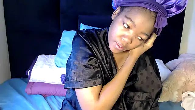 Busty-Londie online show from February 7, 4:11 pm