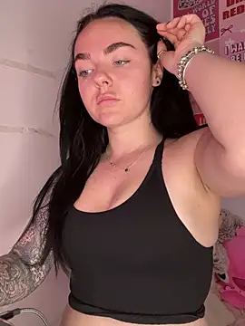 yorkshiregal online show from April 7, 9:00 am