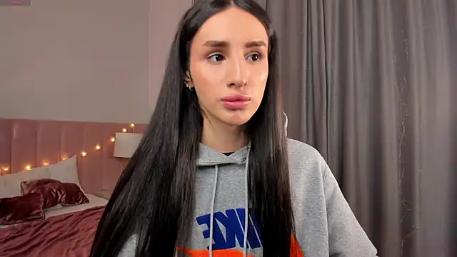 Kim Oberlin  online show from January 13, 4:22 pm