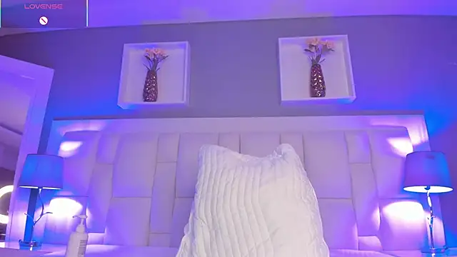 SophiaSmiiths  online show from November 28, 12:24 am