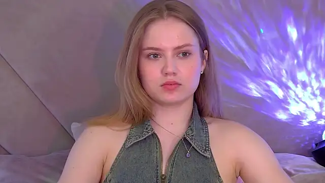 SelinSwarovski online show from November 13, 7:46 pm