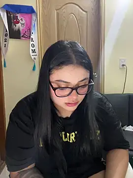 alissonfernandez  online show from February 15, 7:02 pm