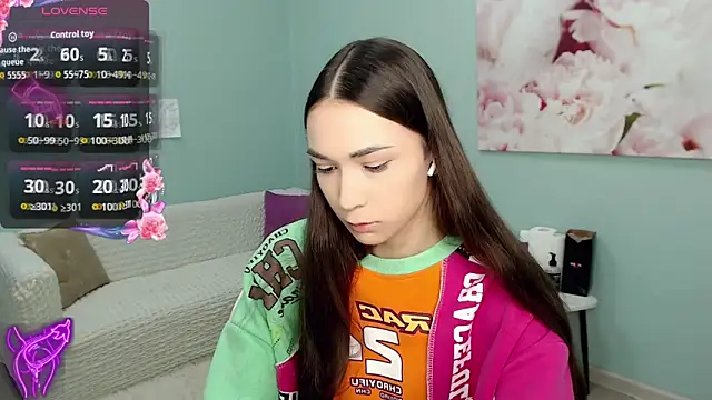 Snapshot of AmyJonas chatting on October 13, 3:53 am AmyJonas online show from October 13, 3:53 am