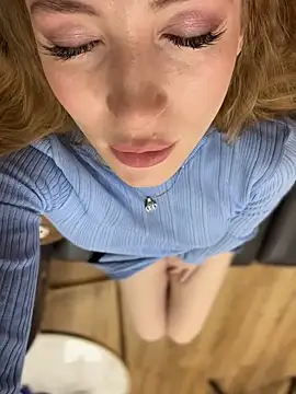  AngelMoon  online show from October 10, 4:28 am