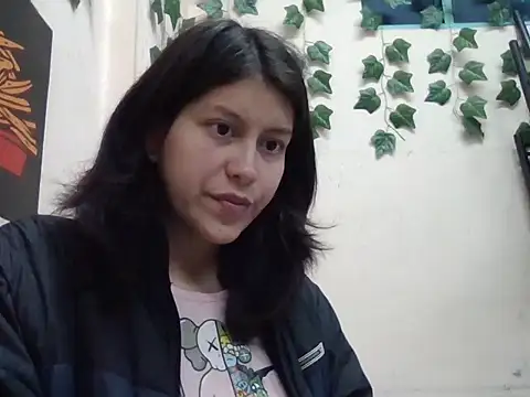 RossePettit online show from April 13, 2:02 am