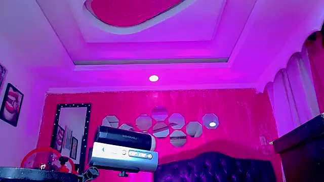 TiffanyMackensyy online show from April 8, 1:41 am