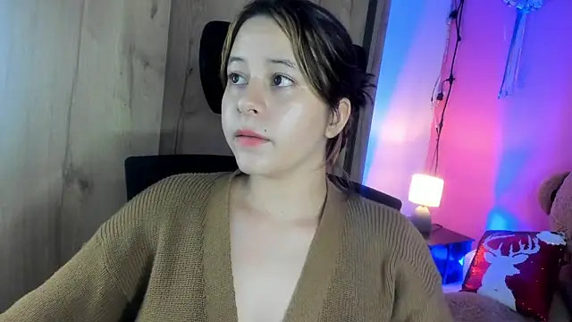 agnes 213 online show from February 28, 9:03 pm