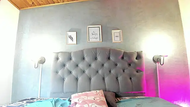 MeridaLane online show from September 28, 8:14 pm