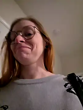 LilyFoxxx online show from March 22, 5:13 am